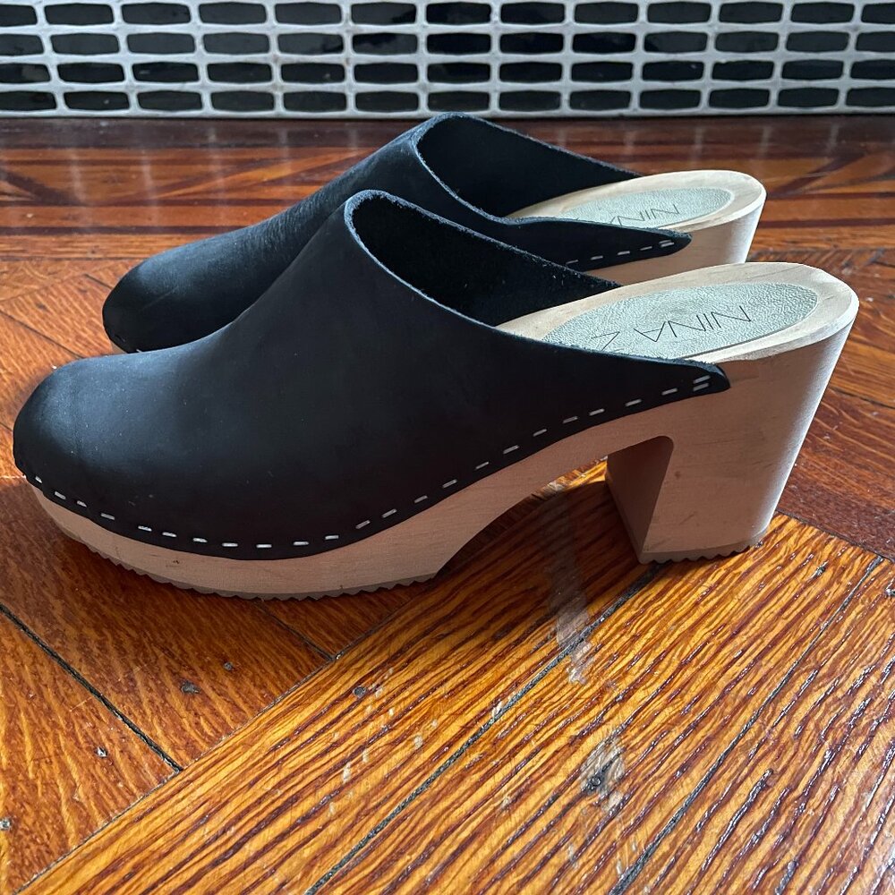 Nina Z Black Leather Clog